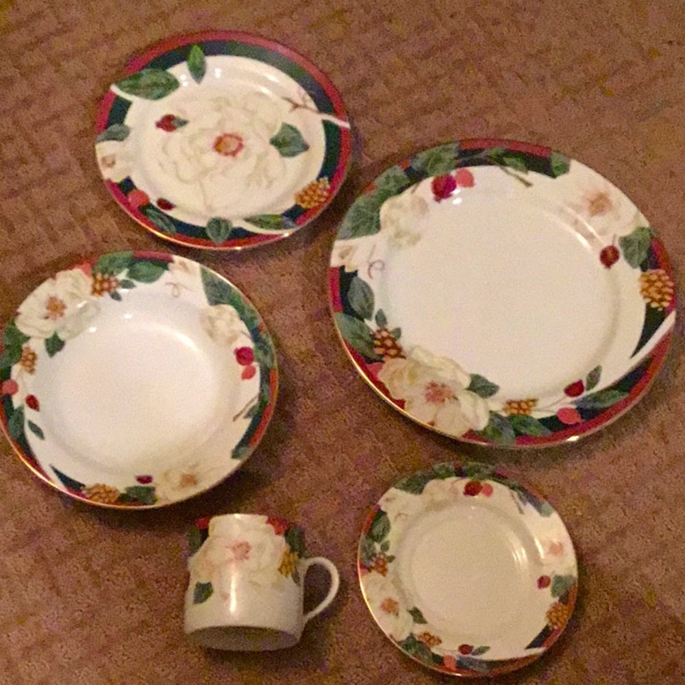 Tienshan Magnolia 5 piece china set